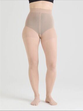Snag Tights Sheer 30 Den Pantyhose in Vanilla Marshmallow